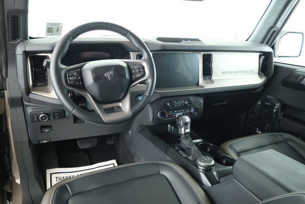 Used 2025 Ford Bronco Outer Banks image 10