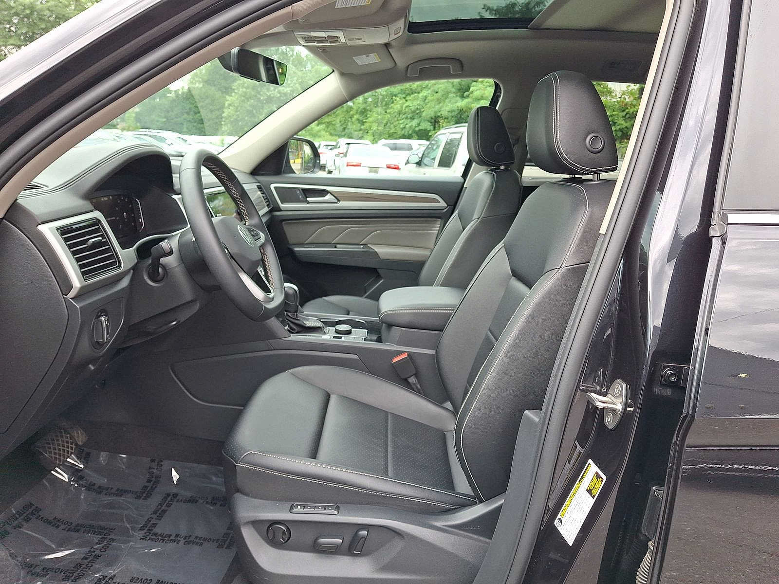 Used 2023 Volkswagen Atlas SEL AWD/4WD image 17