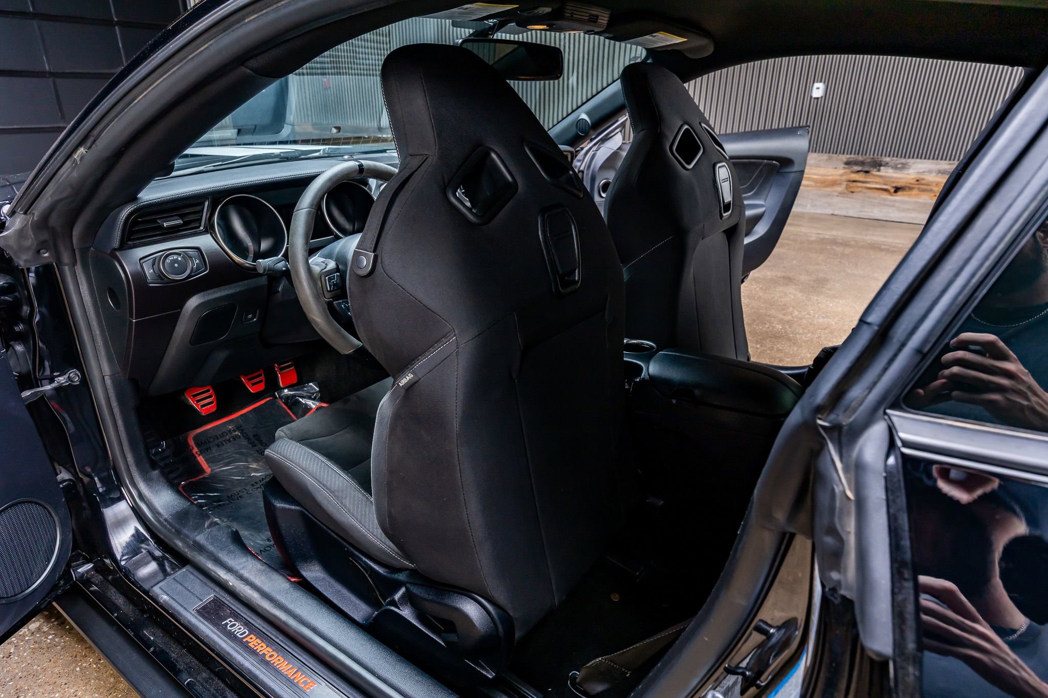 Used 2018 Ford Mustang Shelby GT350 w/ Electronics Package RWD image 27
