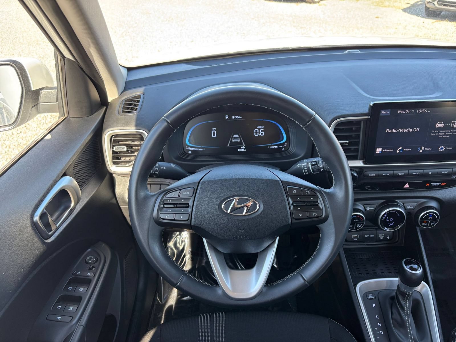 Used 2026 Hyundai Venue SEL FWD image 34