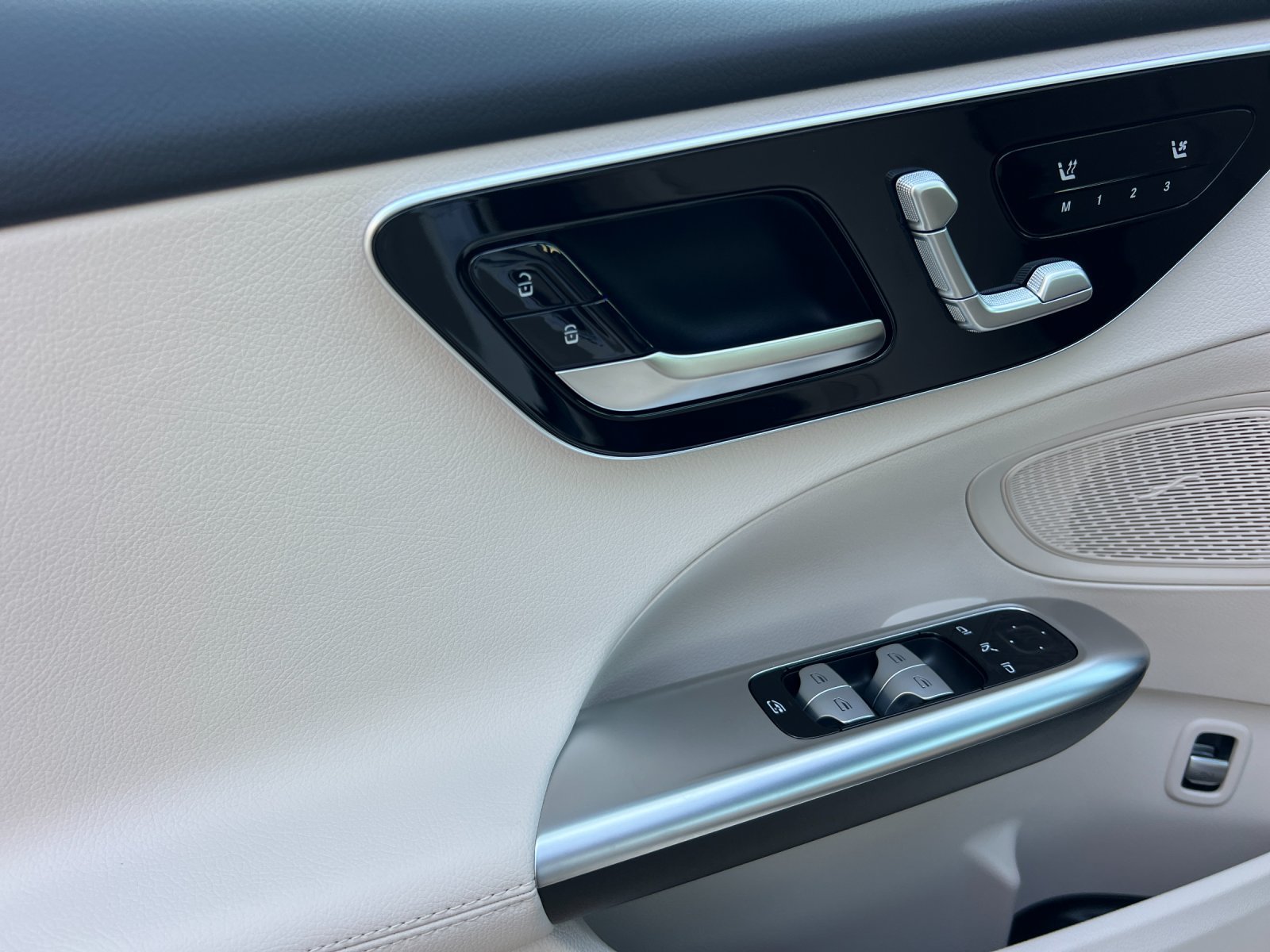 New 2026 Mercedes-Benz C 300 4MATIC Sedan image 10