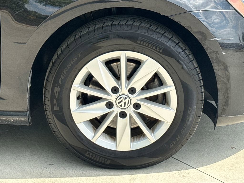 Used 2016 Volkswagen Golf S FWD image 11