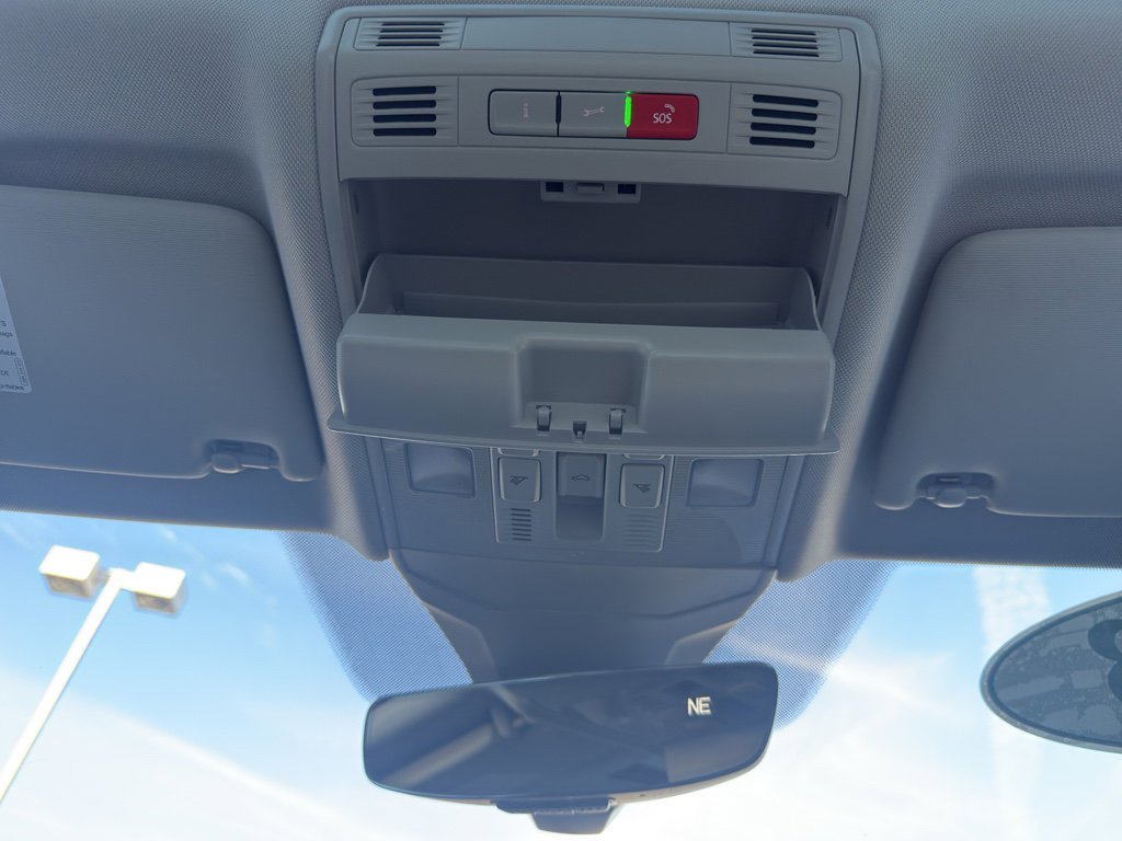 Used 2023 Volkswagen Jetta SE w/ Panoramic Sunroof Package image 26