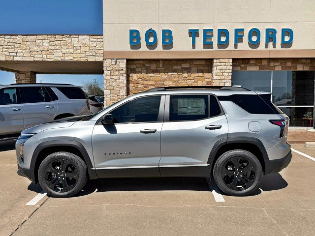 New 2026 Chevrolet Equinox LT w/ Convenience Package II image 2