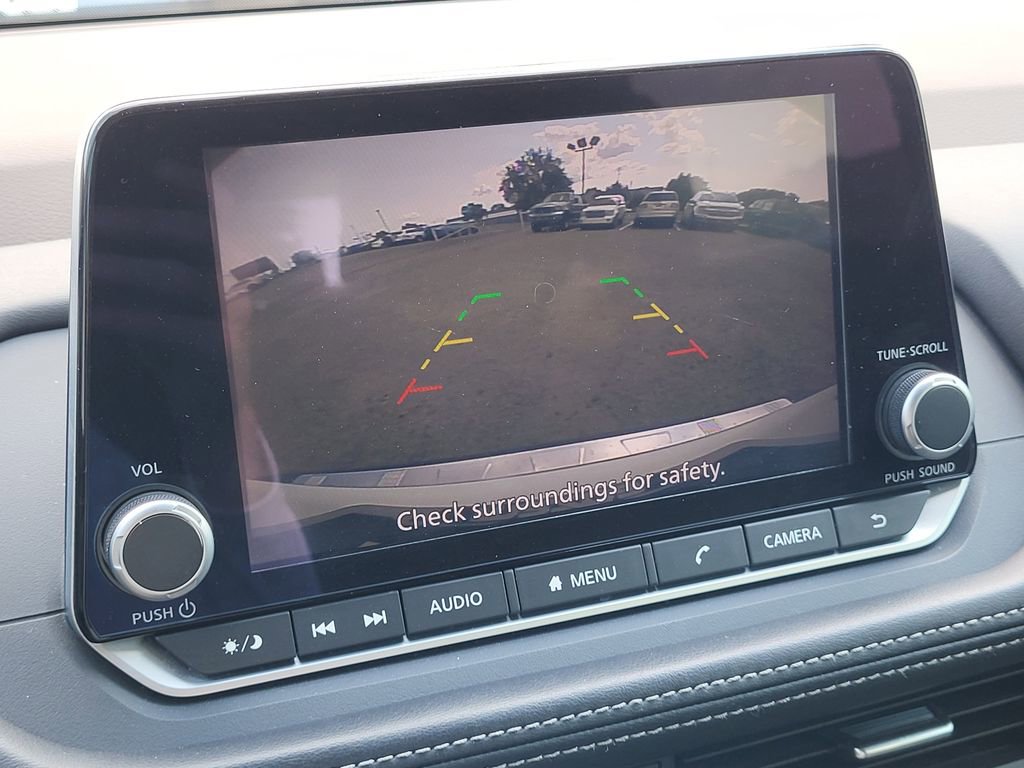 Used 2023 Nissan Rogue SV image 16