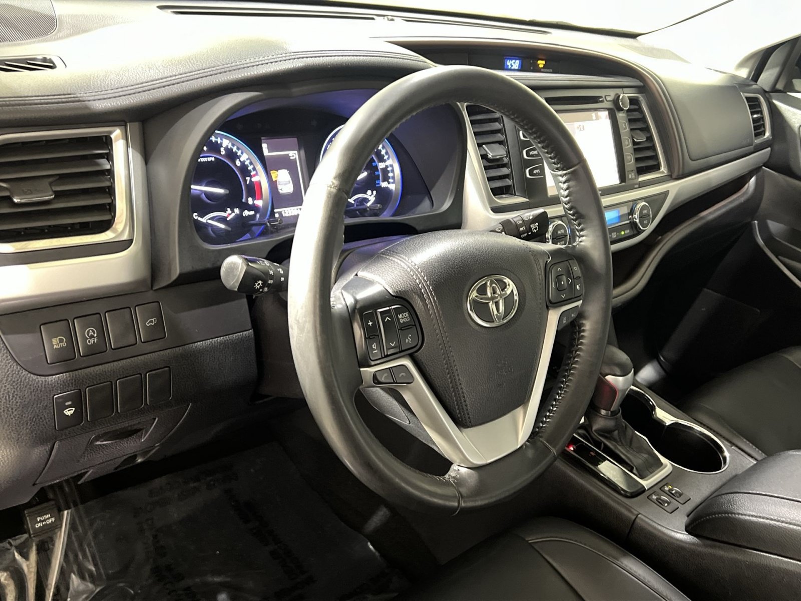 Used 2019 Toyota Highlander XLE AWD/4WD image 21