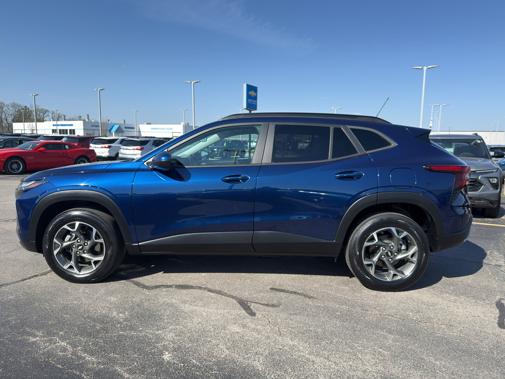 Certified 2024 Chevrolet Trax LT w/ Driver Confidence Package FWD image 6