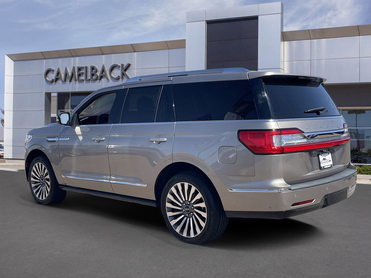 Used 2020 Lincoln Navigator Reserve w/ Luxury Package AWD/4WD image 4