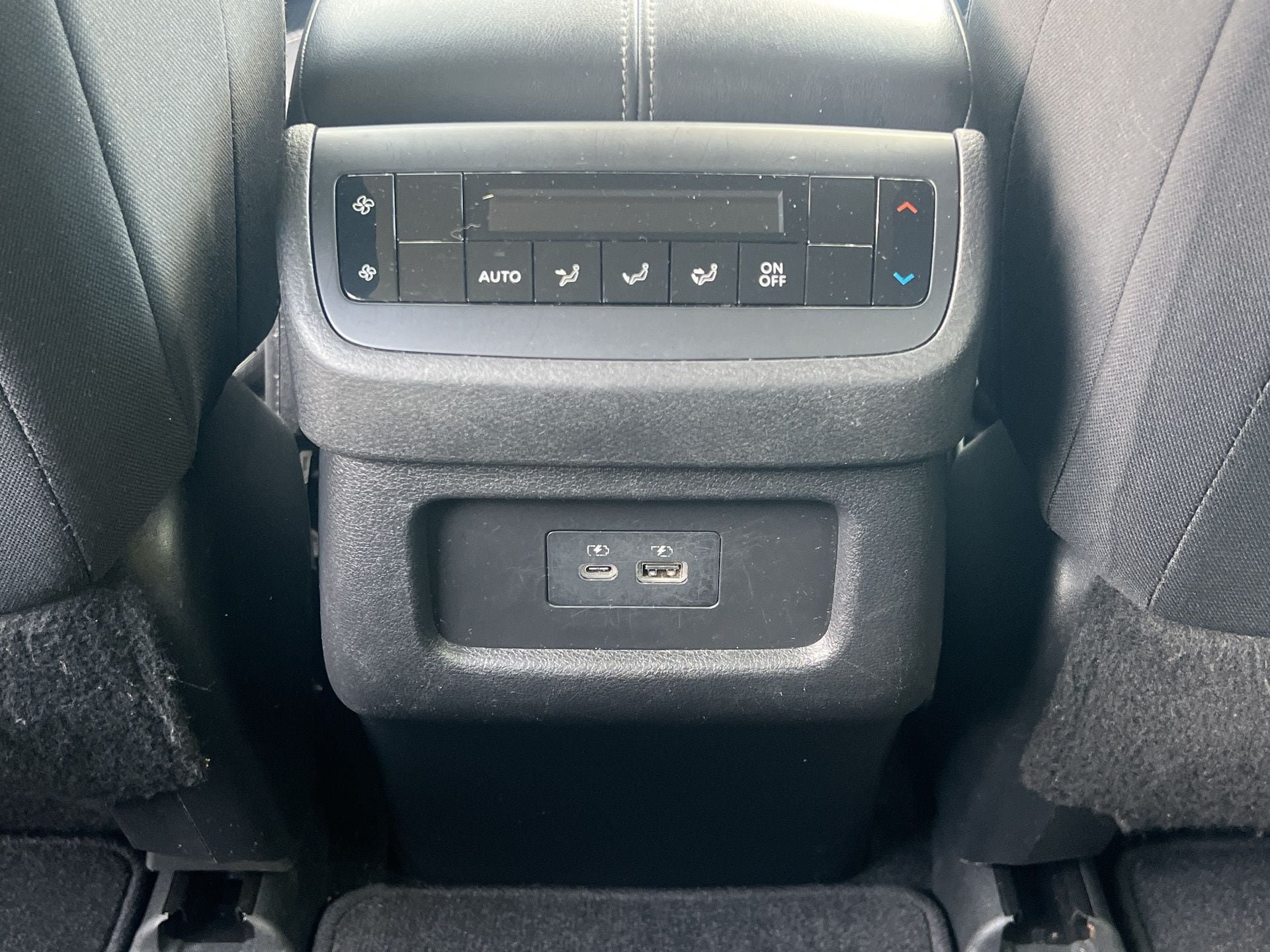 Used 2022 Nissan Pathfinder SV FWD image 17
