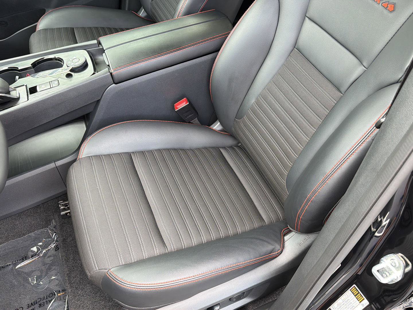 Used 2025 Nissan Rogue SV AWD/4WD image 30