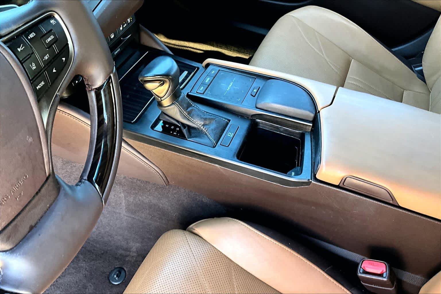 Used 2020 Lexus ES 350 w/ Accessory Package 2 FWD image 17