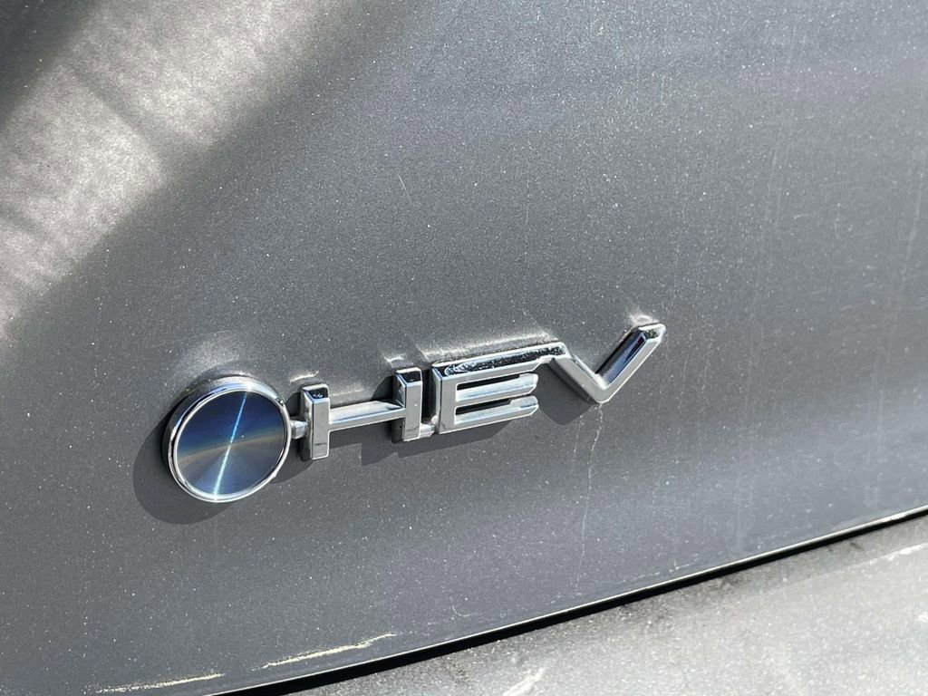 Used 2025 Toyota Camry SE w/ Convenience Package FWD image 12