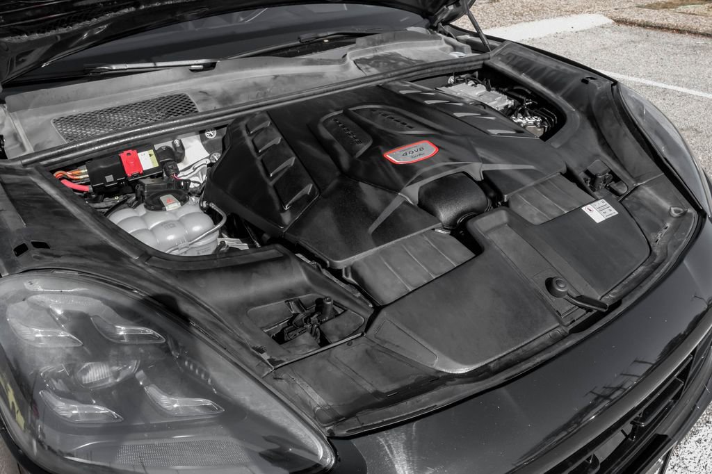 Used 2020 Porsche Cayenne Turbo image 59