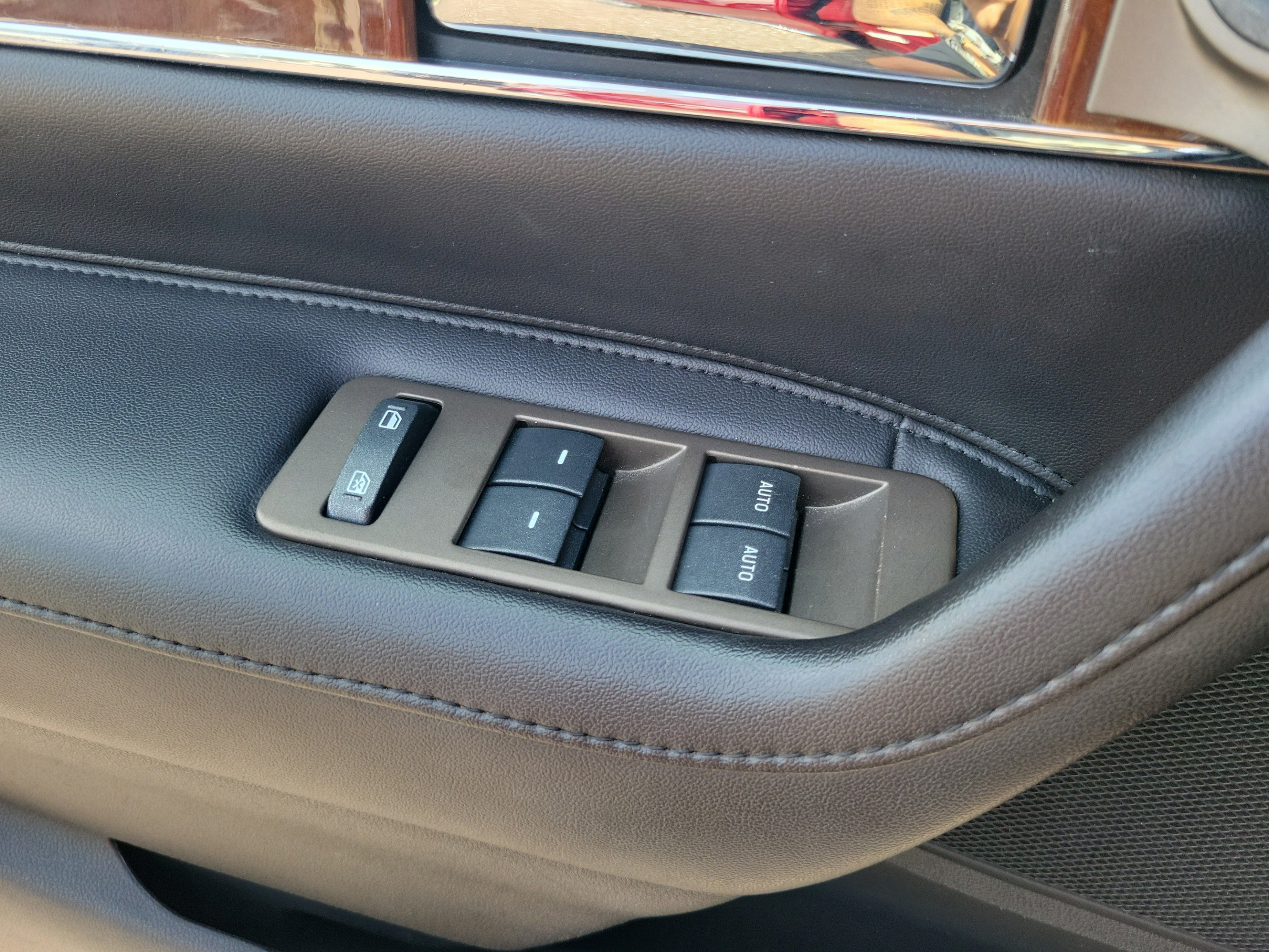 Used 2013 Lincoln MKX FWD image 26