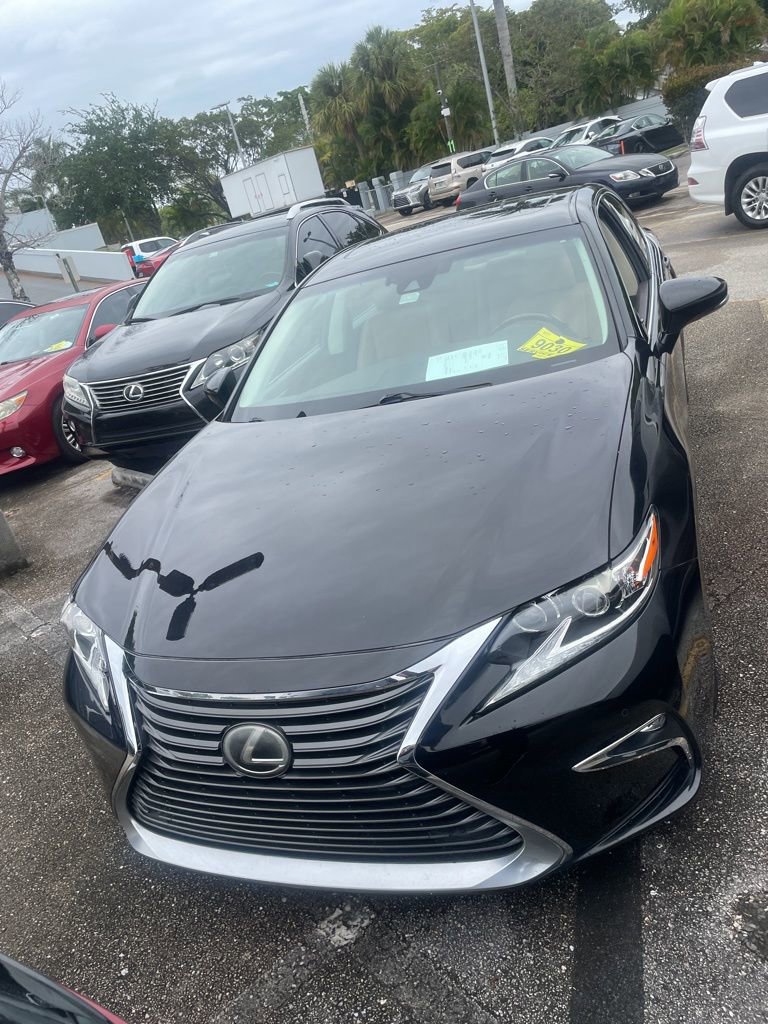 Used 2018 Lexus ES 350 w/ Luxury Package w/Wood Trim FWD image 4