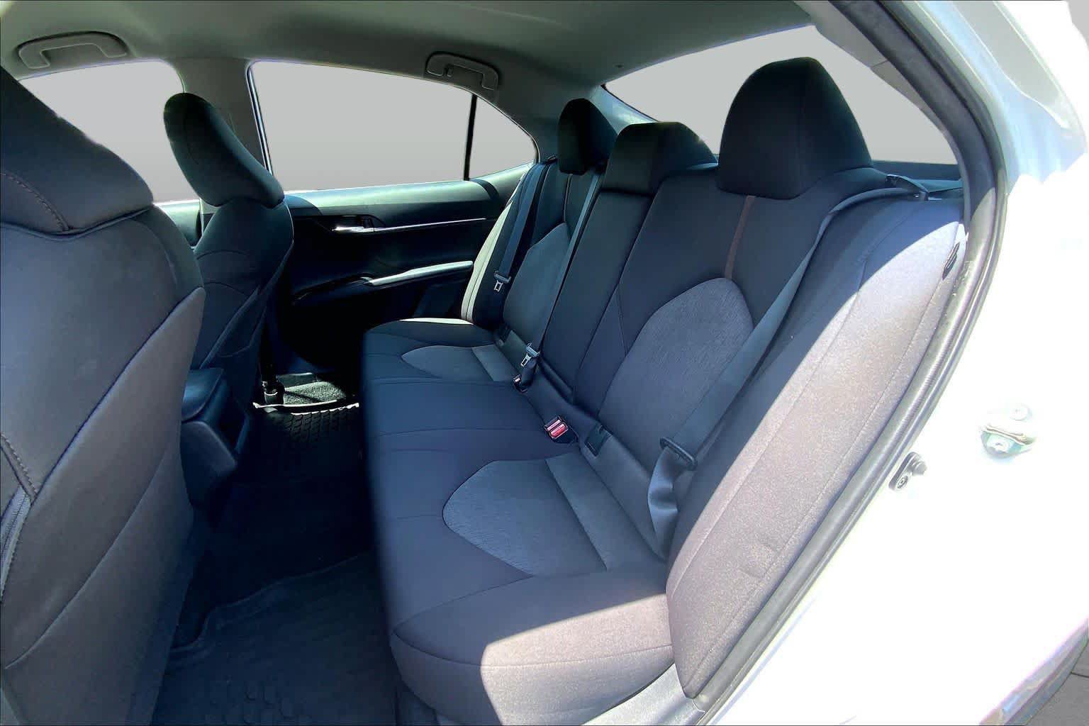 Used 2020 Toyota Camry LE FWD image 20