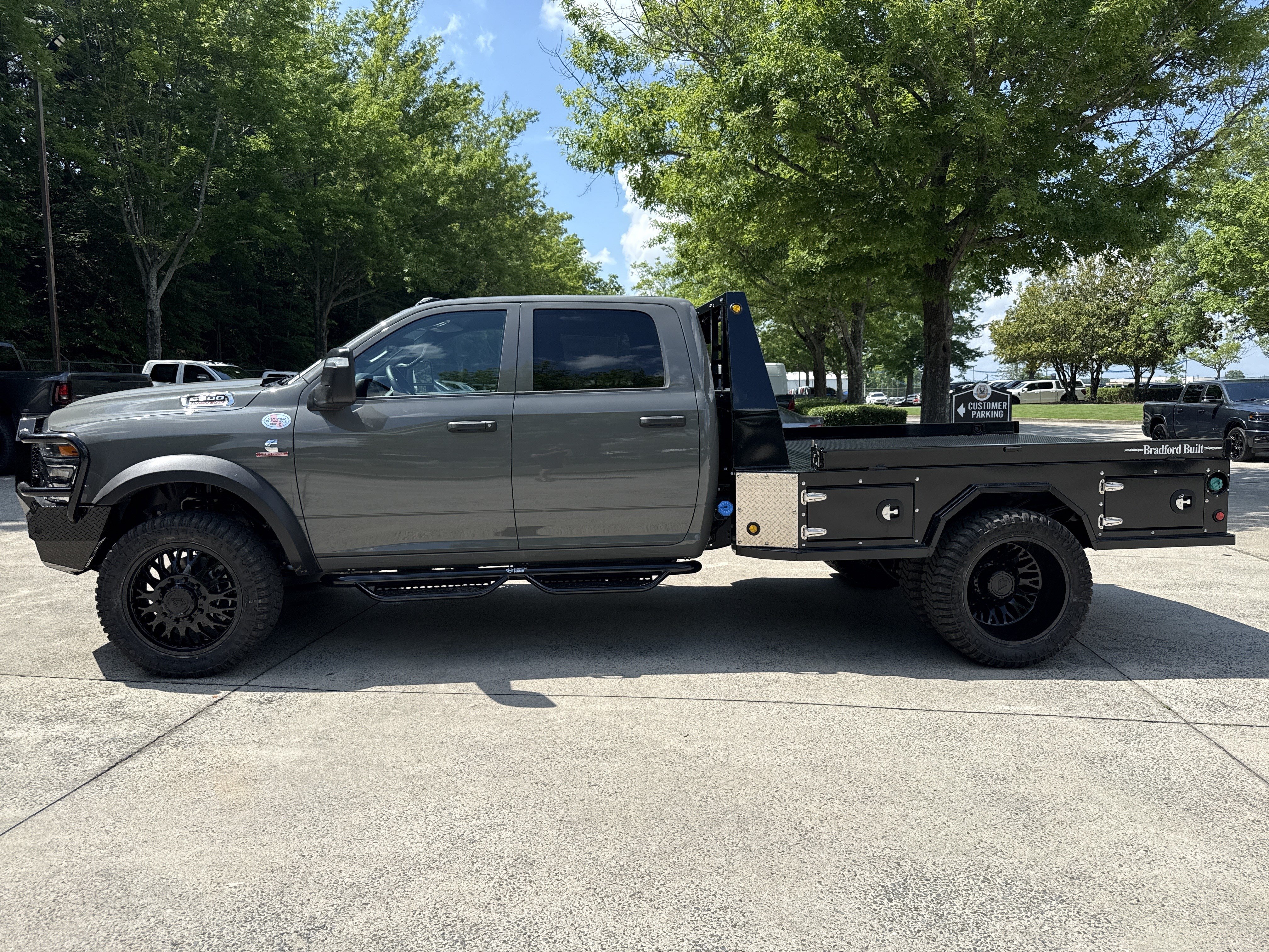 New 2026 RAM 5500 Tradesman AWD/4WD image 4