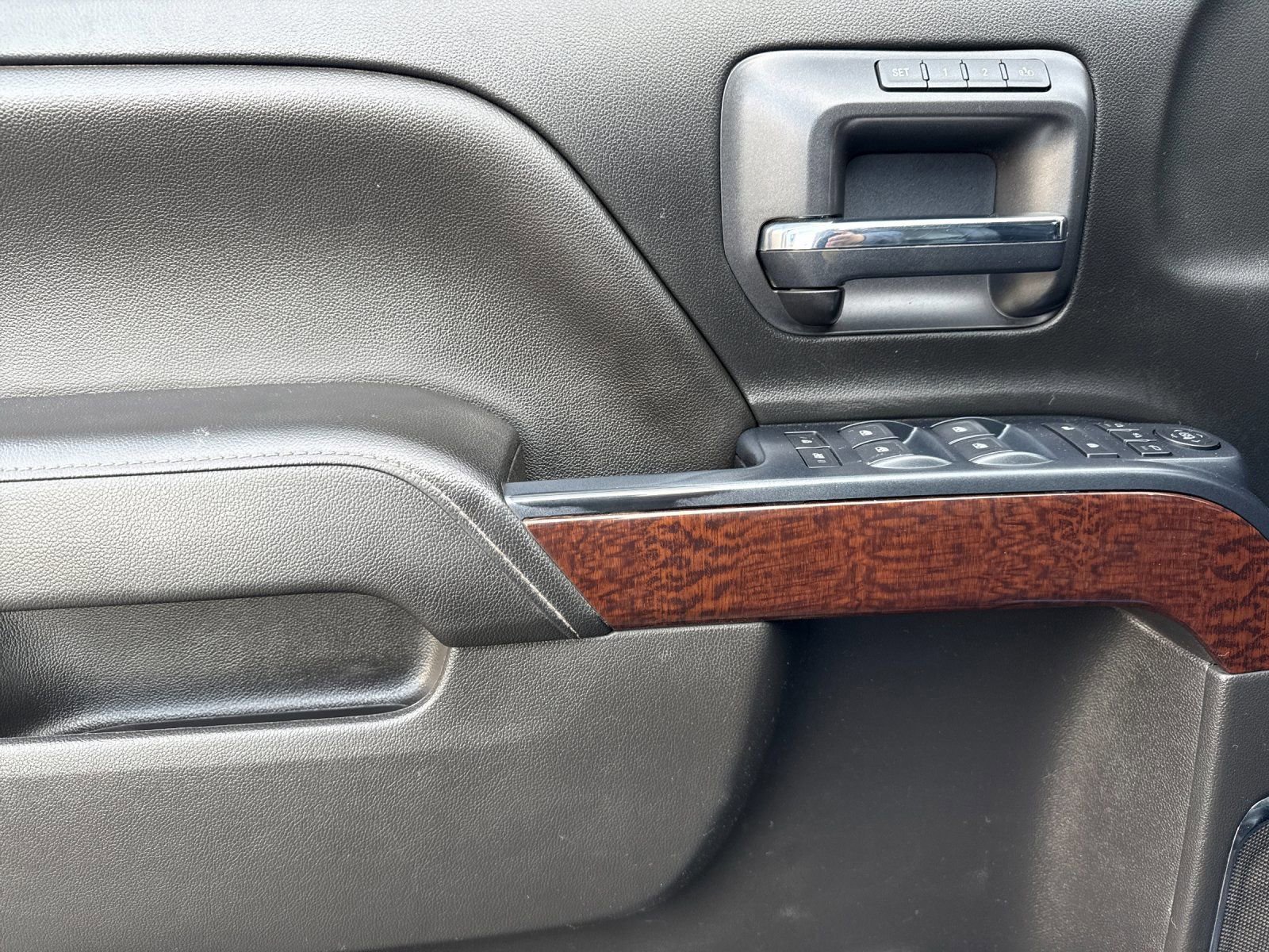 Used 2018 GMC Sierra 1500 SLT w/ Suspension Package, Off-Road image 11