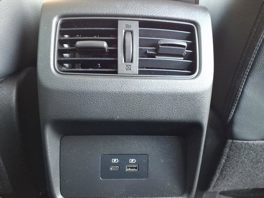 Used 2023 Nissan Rogue SL image 11