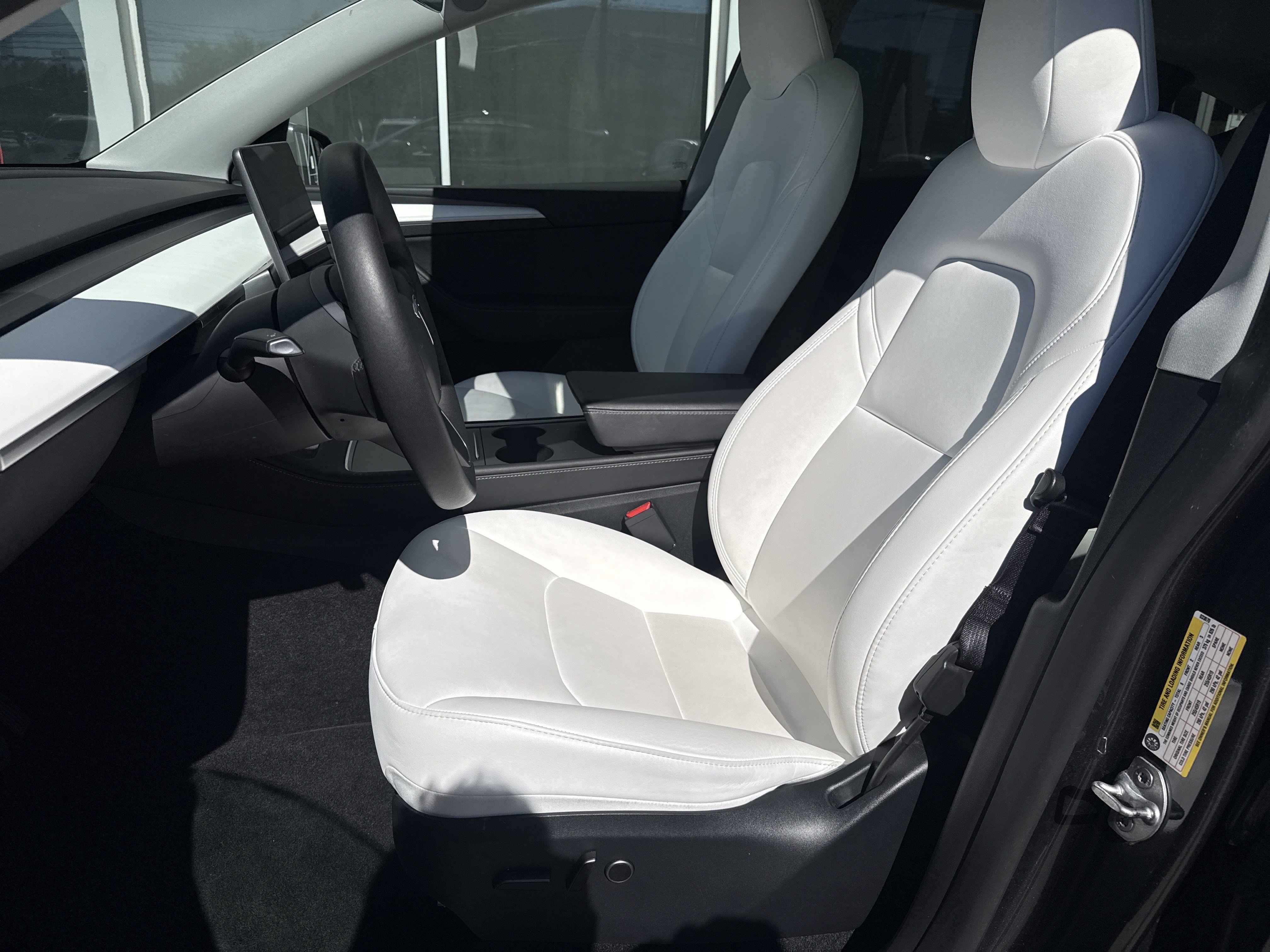 Used 2024 Tesla Model Y Long Range AWD/4WD image 15