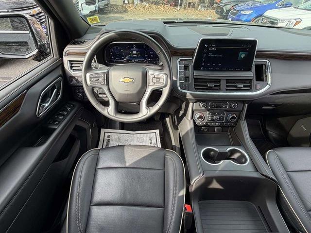 Used 2024 Chevrolet Suburban Premier AWD/4WD image 19