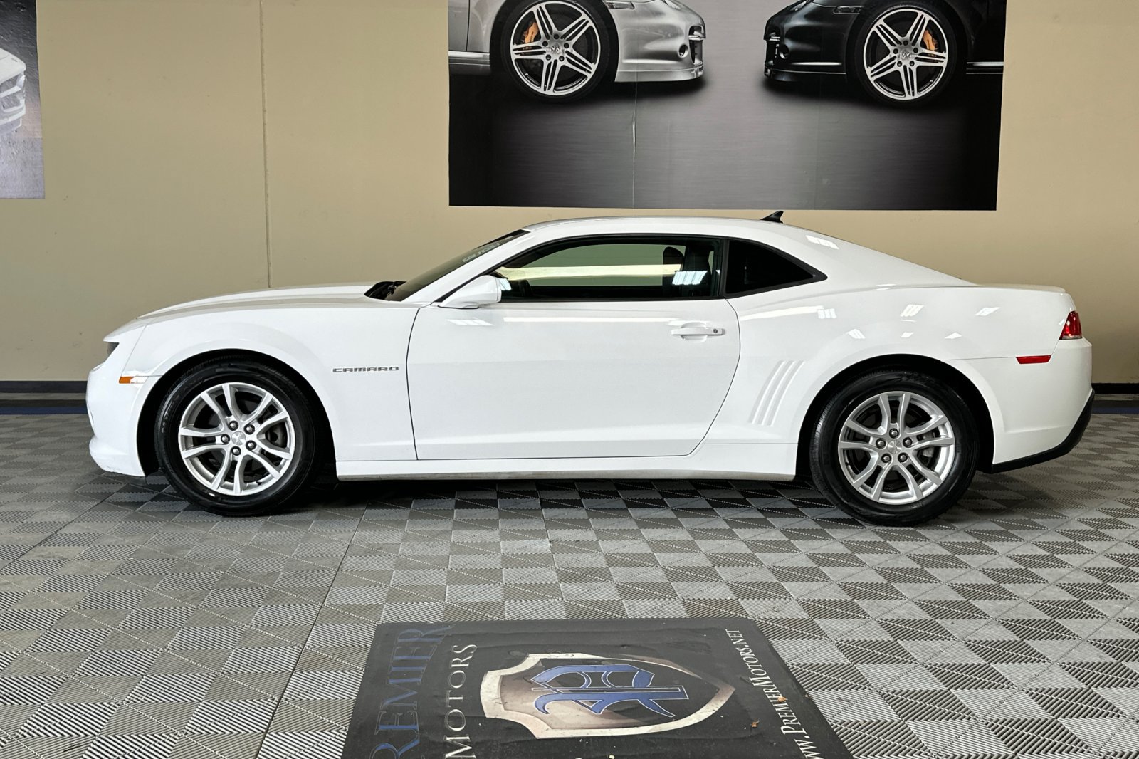 Used 2015 Chevrolet Camaro LS RWD image 7
