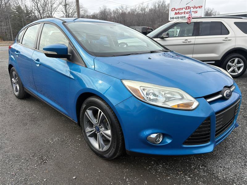 Used 2014 Ford Focus SE w/ SE Sport Package image 6
