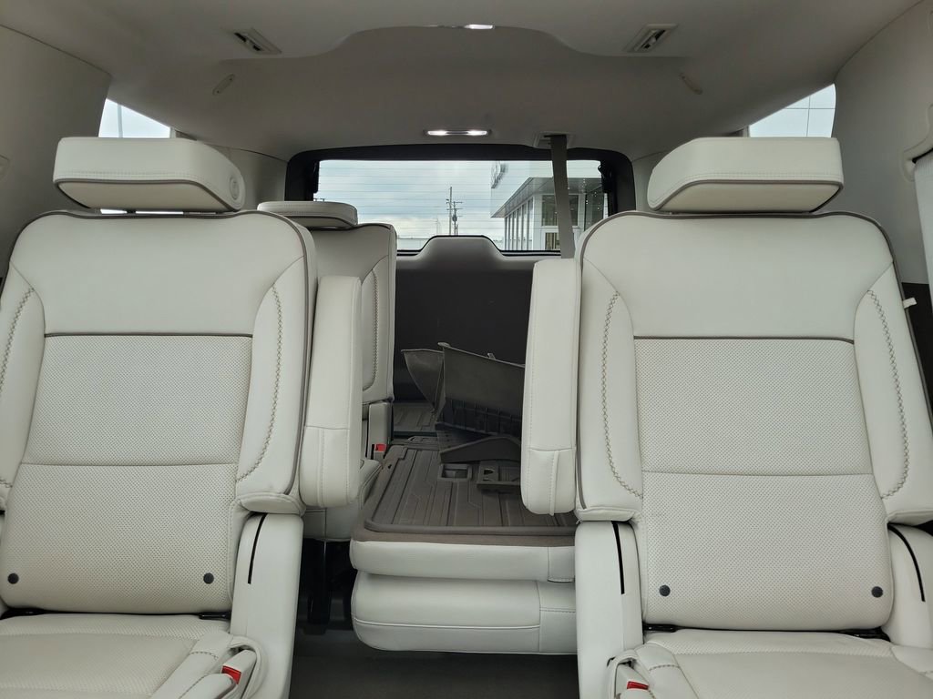 Used 2023 GMC Yukon Denali w/ LPO, Floor Liner Package AWD/4WD image 17