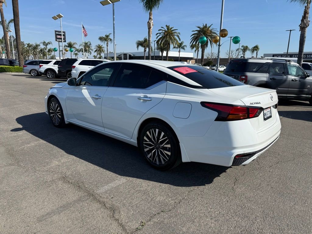 Certified 2024 Nissan Altima 2.5 SV w/ SV Premium Package image 4