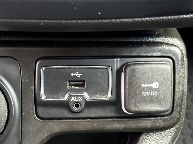 Certified 2023 Jeep Renegade Latitude AWD/4WD image 26