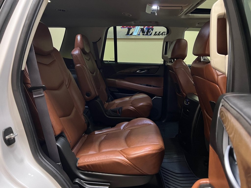 Used 2016 Cadillac Escalade Premium AWD/4WD image 21