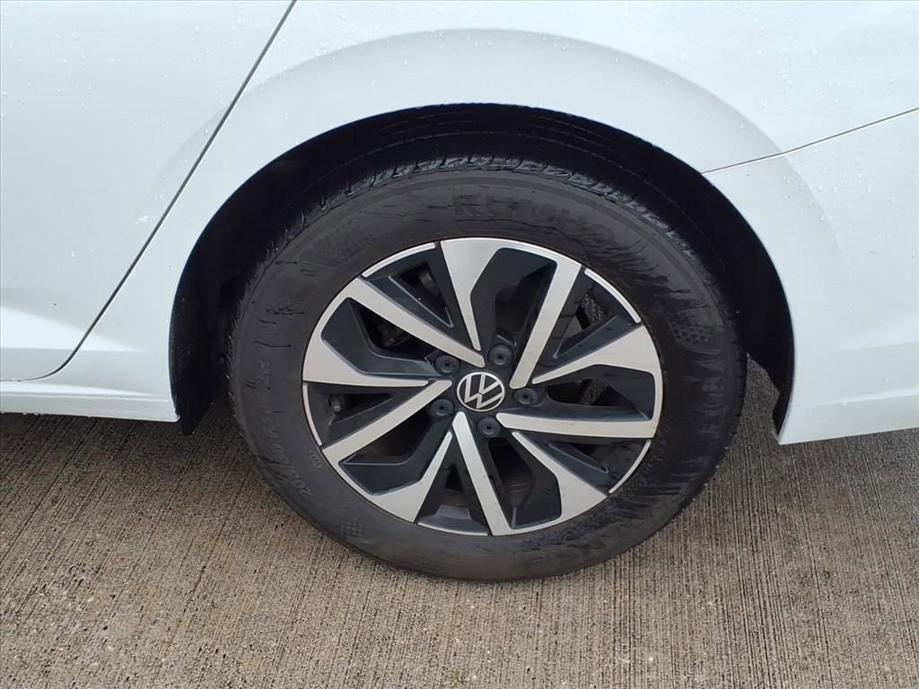 Used 2024 Volkswagen Jetta S image 10