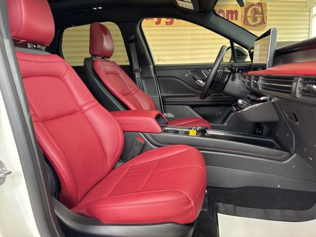 Used 2025 Lincoln Corsair Reserve w/ Equipment Group 202A image 29