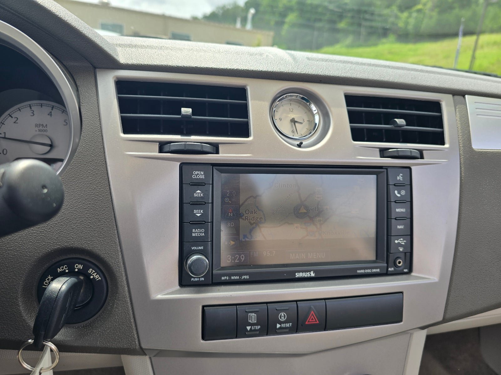 Used 2008 Chrysler Sebring Touring FWD image 11