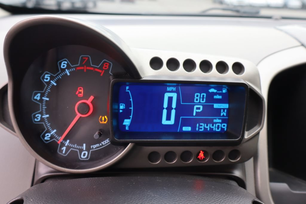Used 2015 Chevrolet Sonic LTZ FWD image 3