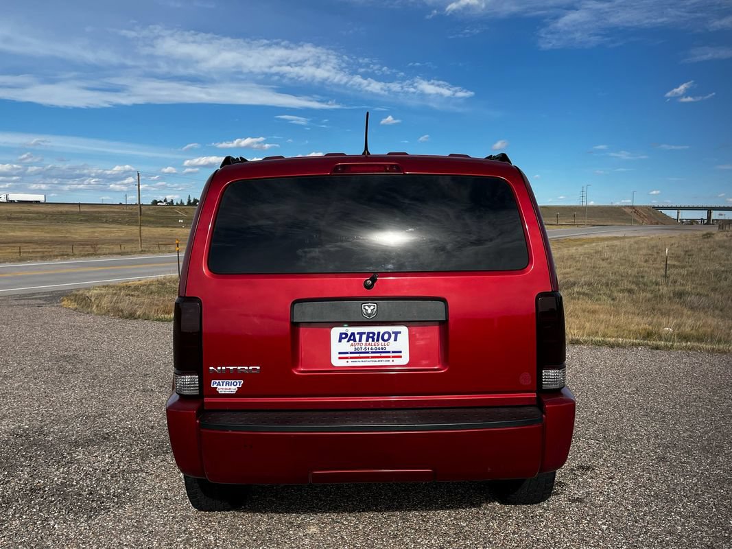 Used 2007 Dodge Nitro SXT RWD image 4