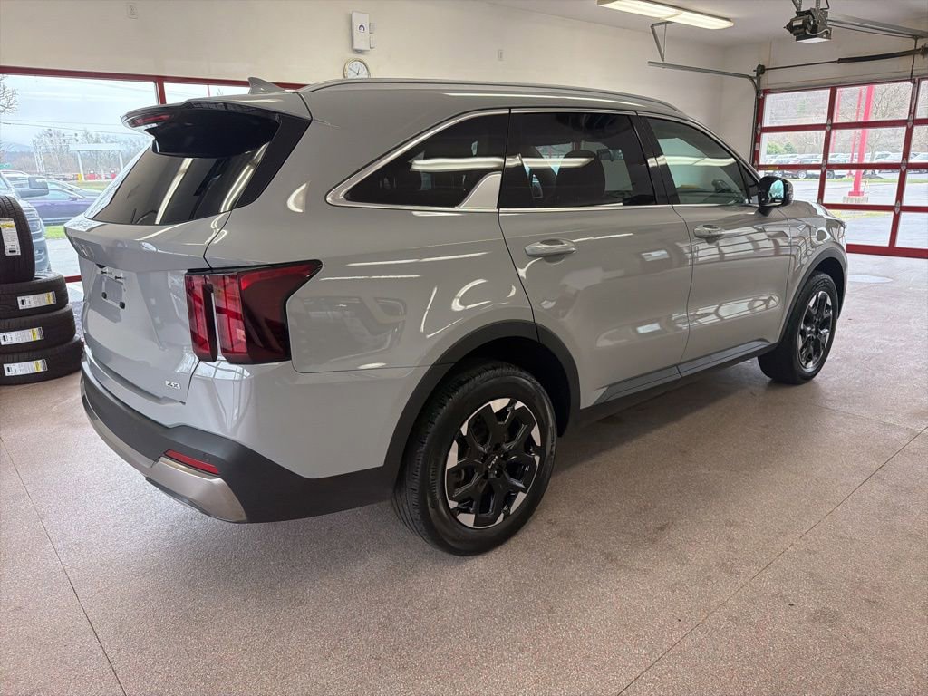 Used 2025 Kia Sorento S w/ Panoramic Sunroof Package image 27