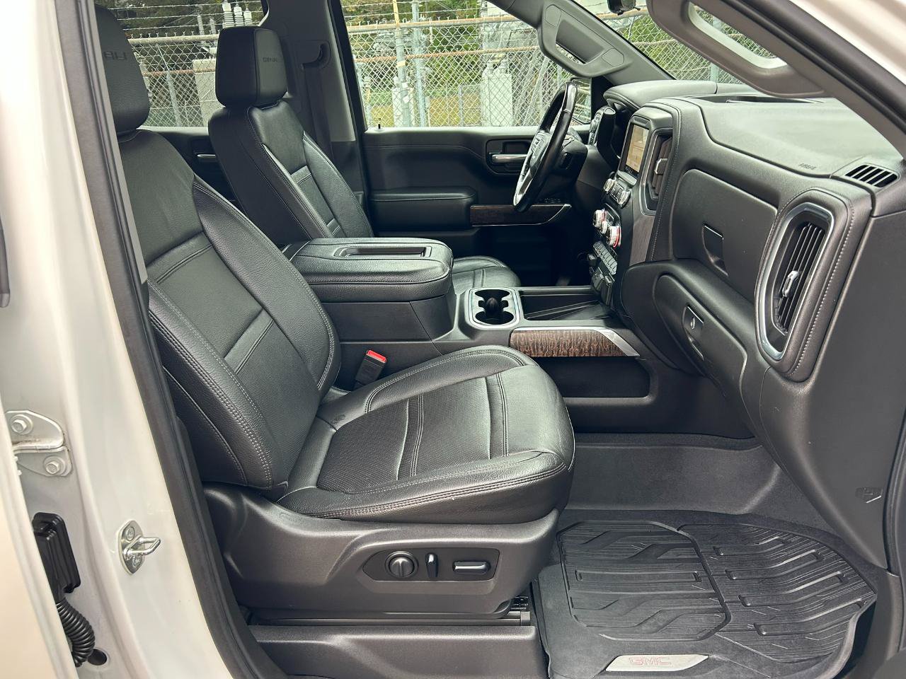 Used 2019 GMC Sierra 1500 Denali w/ Denali Ultimate Package AWD/4WD image 20
