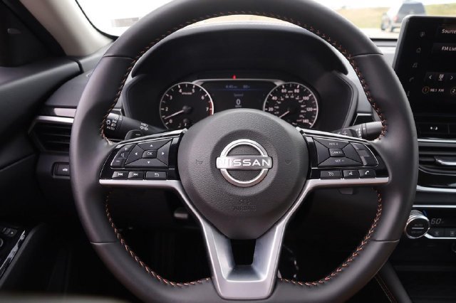 Certified 2025 Nissan Altima 2.5 SR w/ SR Premium Package AWD/4WD image 11