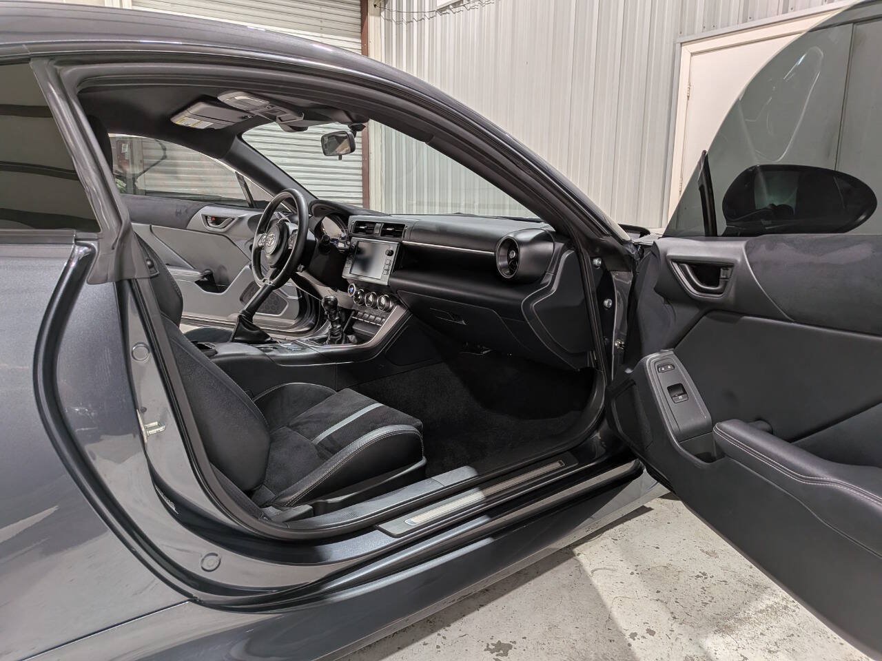 Used 2024 Toyota GR86 Premium RWD image 11