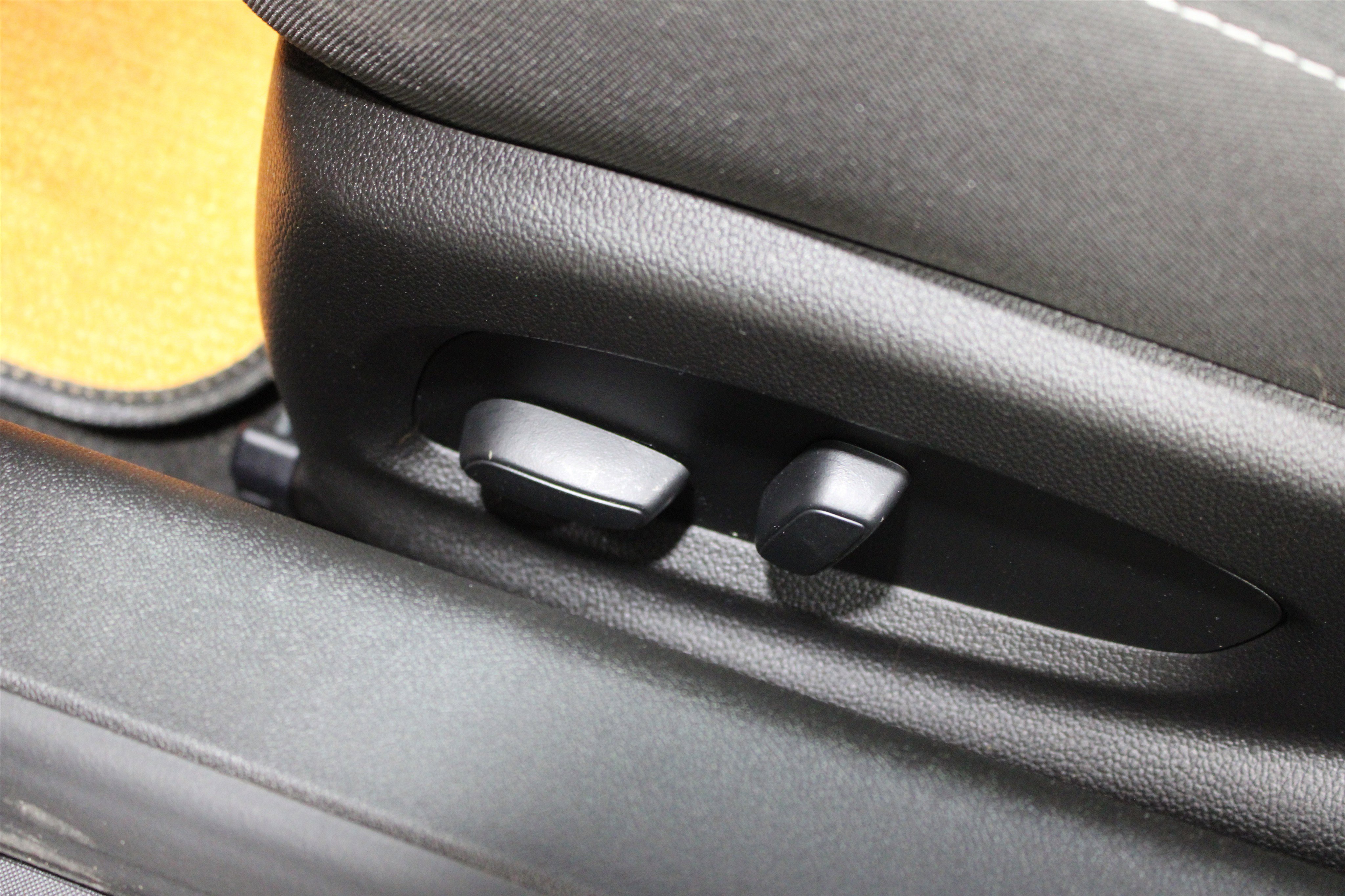 Used 2021 Chevrolet Camaro LT image 5