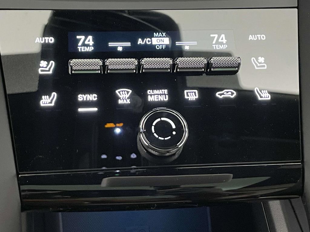 New 2026 Porsche Macan 4 Electric image 34