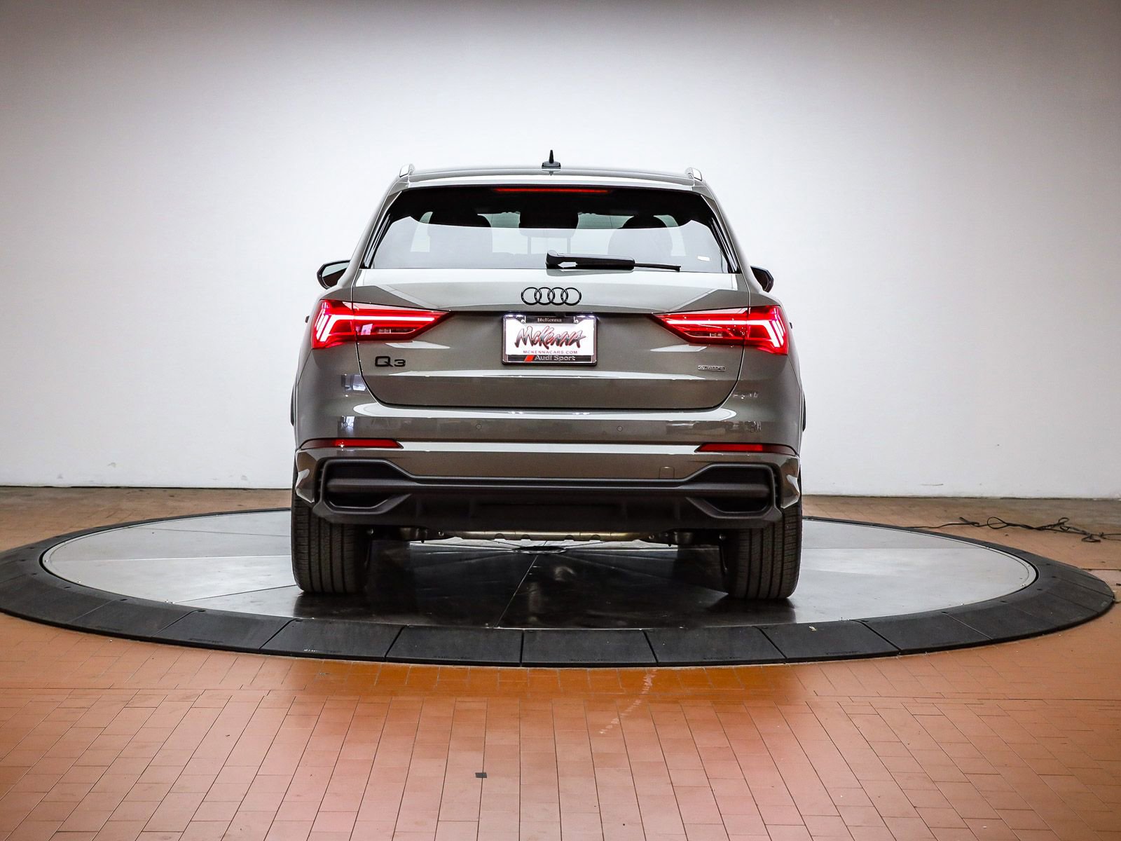 Certified 2025 Audi Q3 2.0T Premium w/ Convenience Package image 3