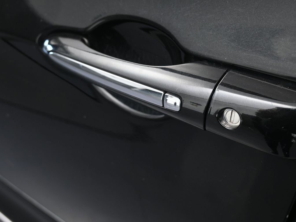 Used 2019 Chrysler Pacifica Limited image 35