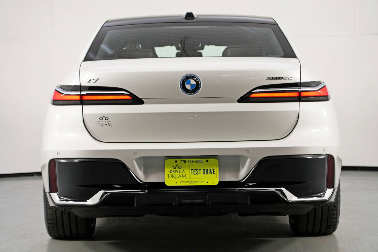 Used 2023 BMW i7 xDrive60 w/ Executive Package 2 image 11