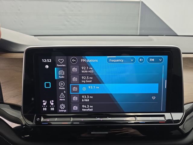 Used 2024 Volkswagen Atlas SE image 30