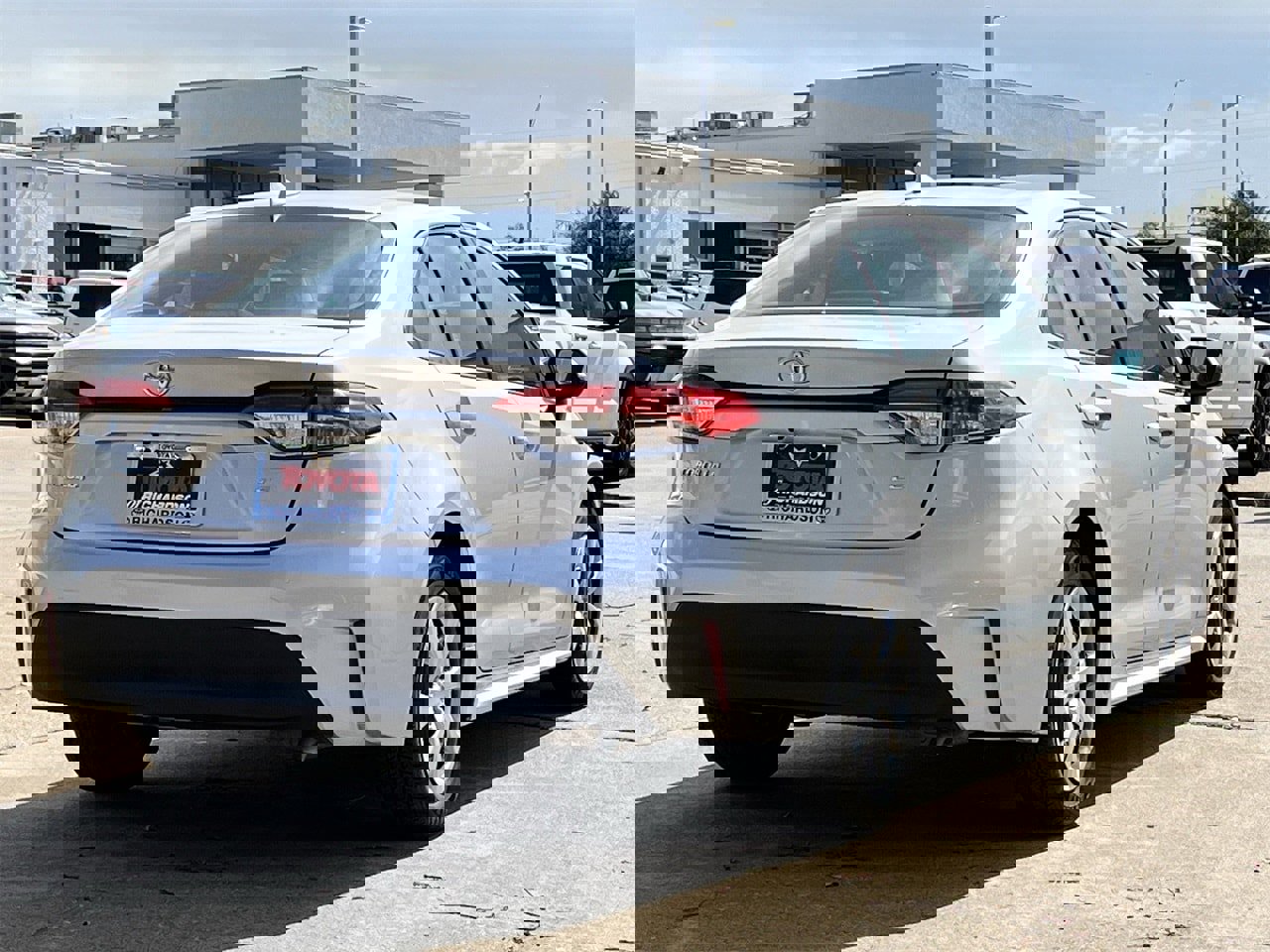 Used 2024 Toyota Corolla LE image 4