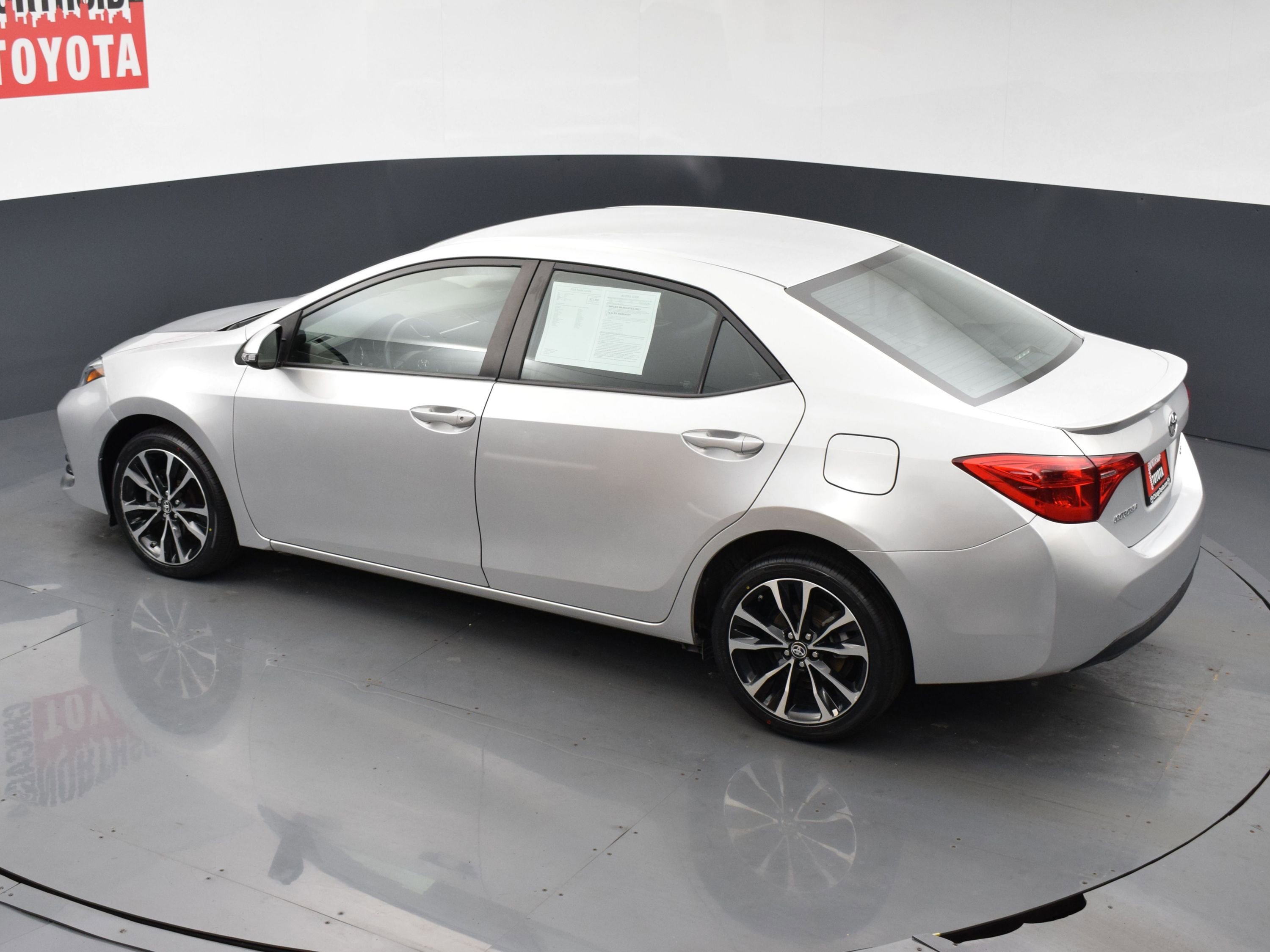 Used 2019 Toyota Corolla SE FWD image 18