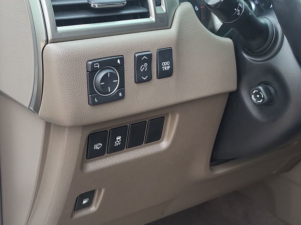 Used 2017 Lexus GX 460 Premium image 18