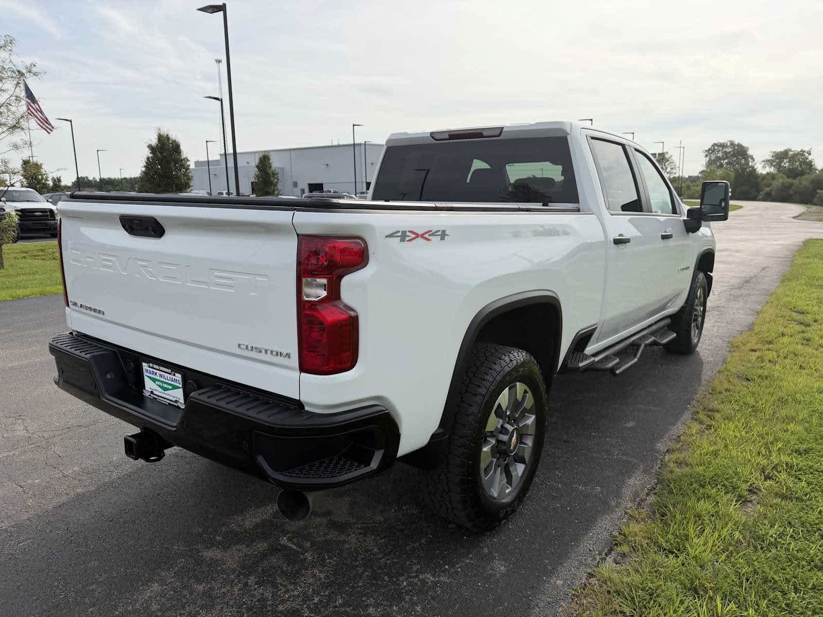 Used 2025 Chevrolet Silverado 2500 Custom w/ Custom Value Package AWD/4WD image 3